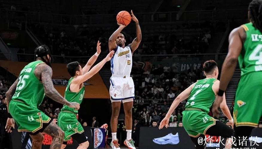 输辽宁问题太多！全队没配合，王博无应变，吴晓下滑引篮板被虐！