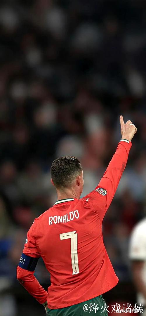 斯科拉里:C罗正在努力表现 为参加2026年世界杯 斯科拉里:C罗正在努力表现 为参加2026年世界杯