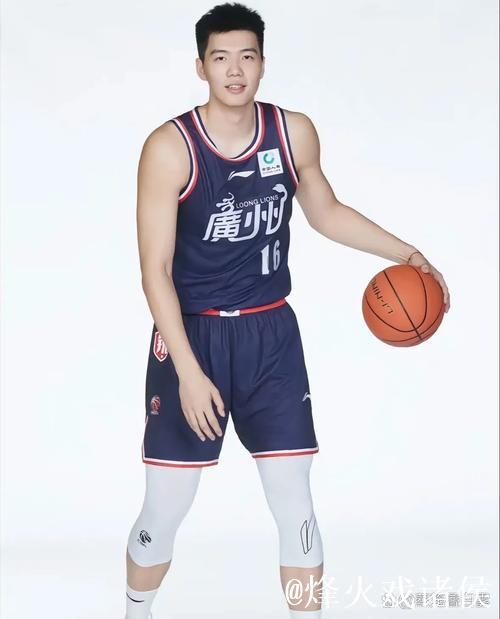 CBA-奎因30+6+9焦泊乔6中6 广东力克深圳 CBA-奎因30+6+9焦泊乔6中6 广东力克深圳